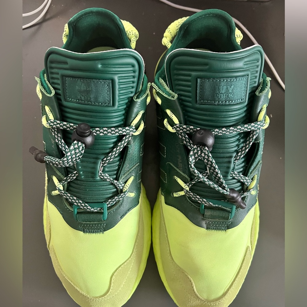 Ivy Park x Adidas Sneakers W/ Shoe Bag Nite Jogger